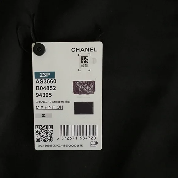 CHANEL 19 Black Leather Tote Handbag Mint 100% Authentic. - Picture 11 of 16